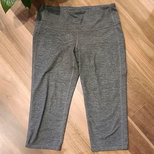 ATHLETA CAPRIS
